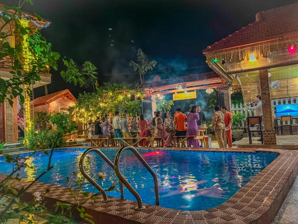 نينه بينه Cosiana Homestay المظهر الخارجي الصورة