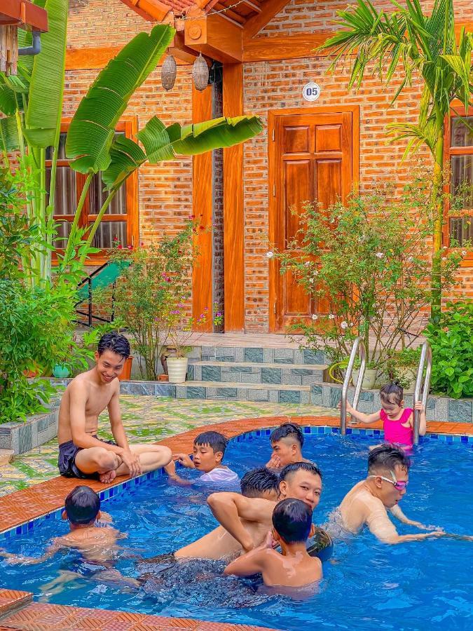 نينه بينه Cosiana Homestay المظهر الخارجي الصورة