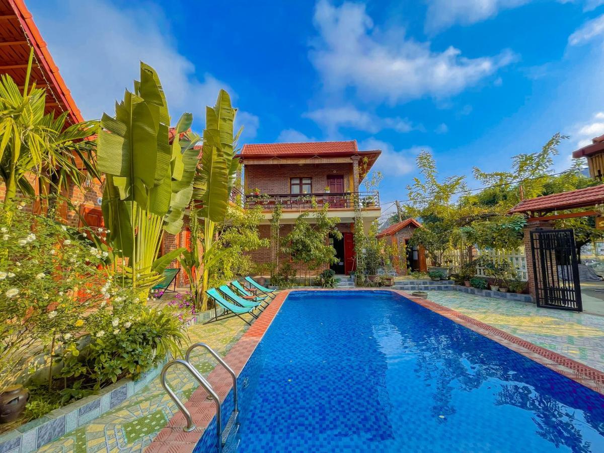 نينه بينه Cosiana Homestay المظهر الخارجي الصورة