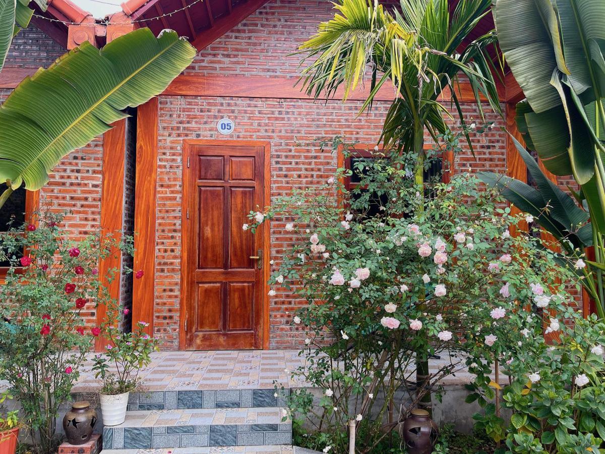 نينه بينه Cosiana Homestay المظهر الخارجي الصورة