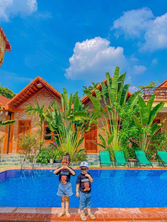 نينه بينه Cosiana Homestay المظهر الخارجي الصورة